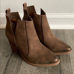 Ankle boots